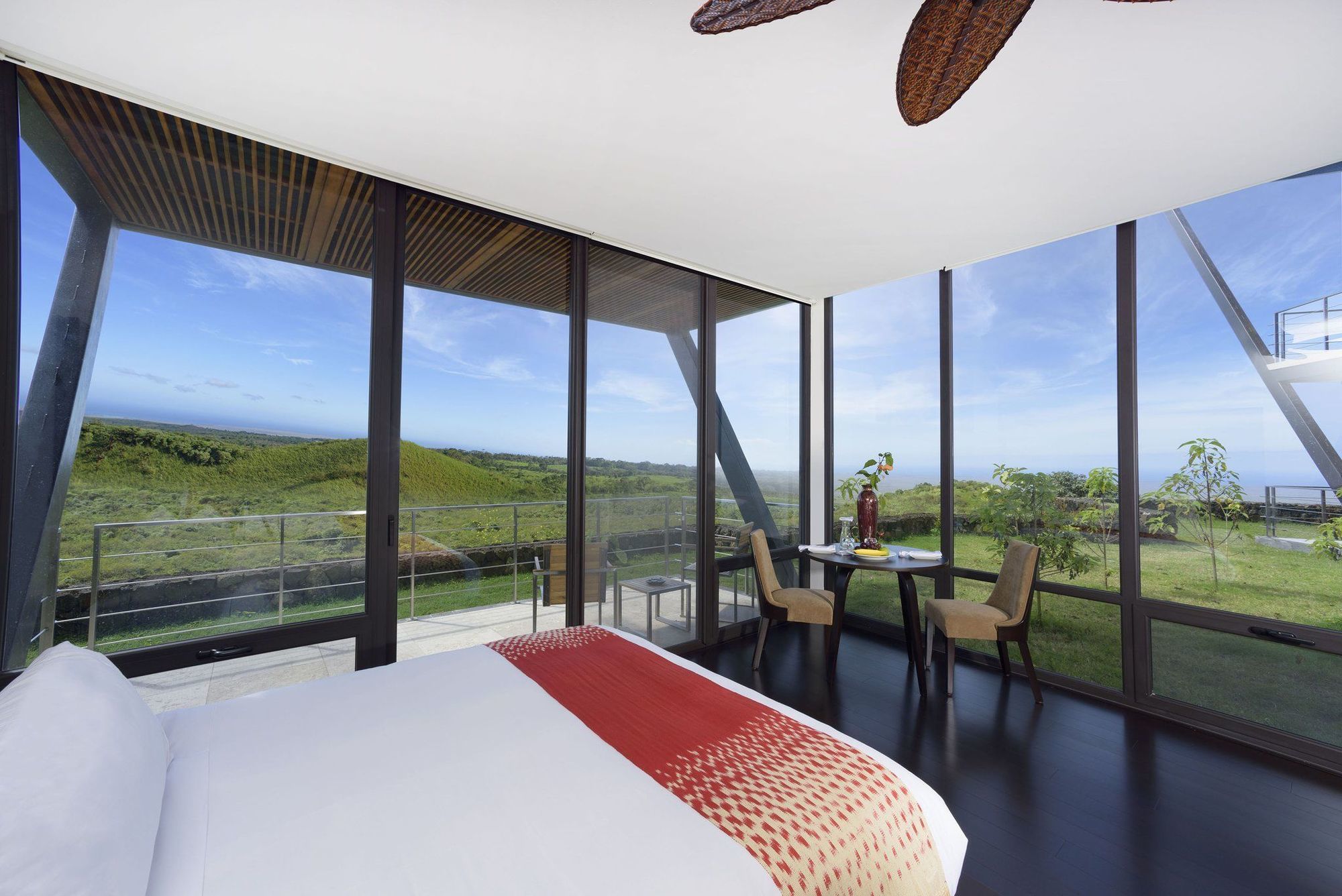 Pikaia Lodge Santa Cruz Island Extérieur photo